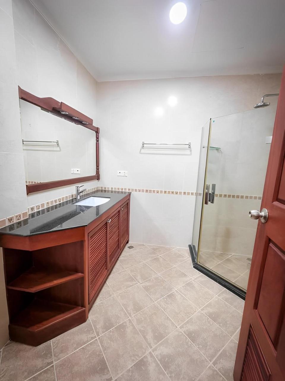 Hamptons Apartments Phnom Penh Dış mekan fotoğraf